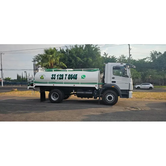 Camion Chato Pipa De Agua Nuevo De Agencia Con Un Año De Uso