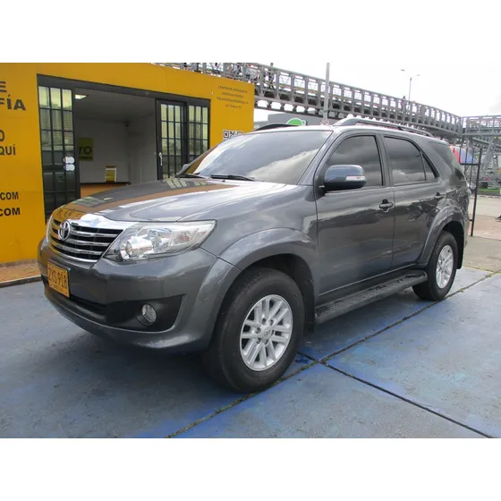Toyota Fortuner Sr5 4x2 2700cc Mt Aa