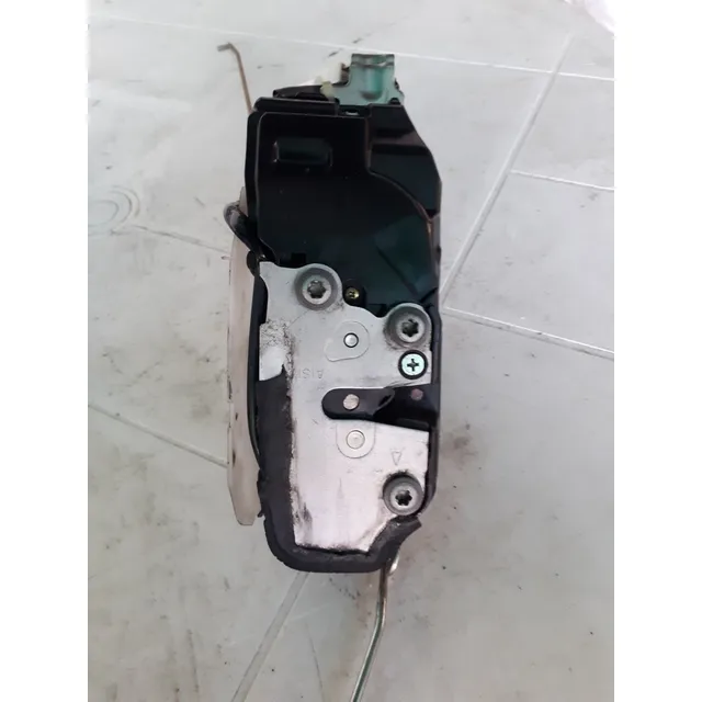 Cerradura Compuerta Trasera Meru Casi Nueva Original 