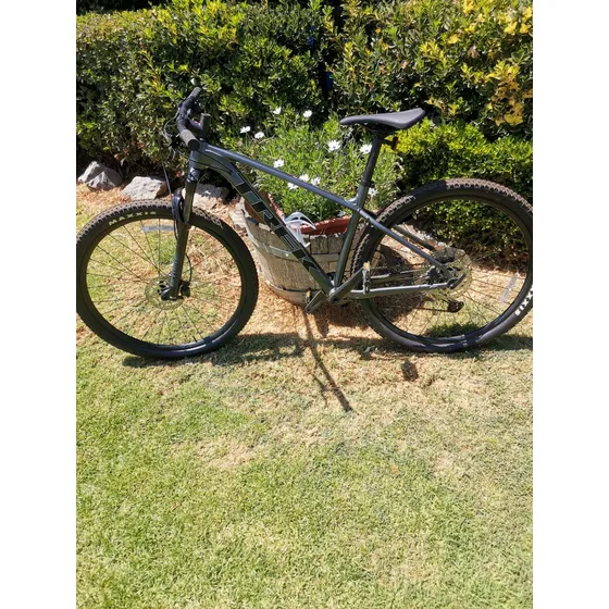 Bicicleta Mtb Trek X-caliber 8 2022 Ml Color Gris Dos Usos