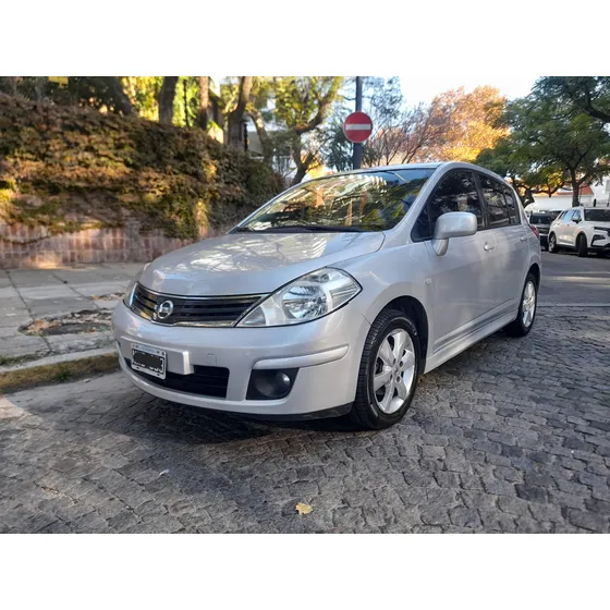 Nissan Tiida 1.8 Acenta