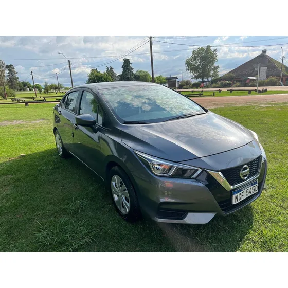 Nissan Versa 1.6 Sense