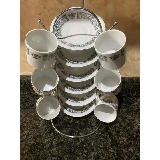 Juego De Tazas Para 6 Personas C/ Base Para Guindar. Usado