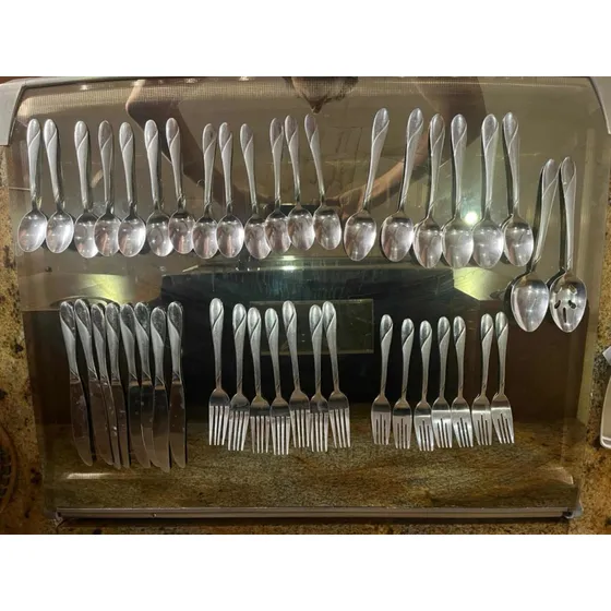 Juego De Cubiertos Plateados: Tenedor, Cuchillos Y Cucharas