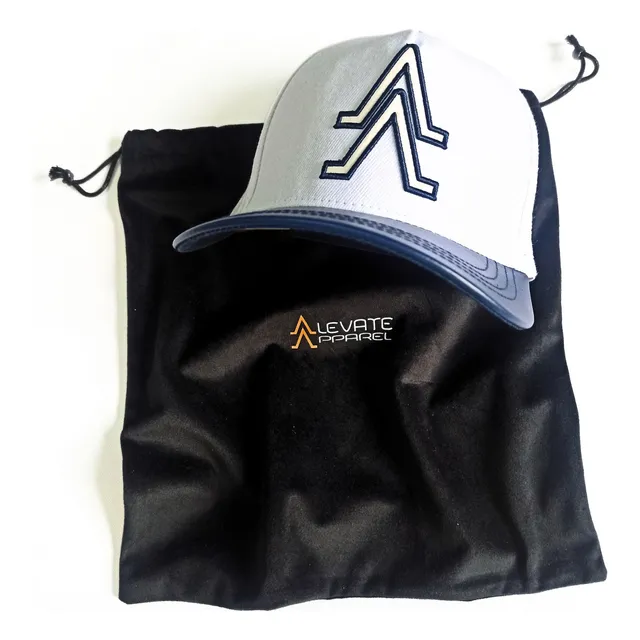 Gorra Alevate Apparel Blanca Incluye Su Estuche Original