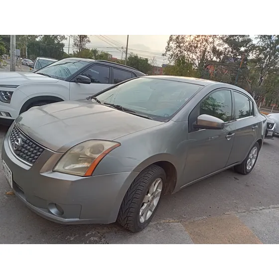 Nissan Sentra 2.0 Emotion 6vel Ee Mt
