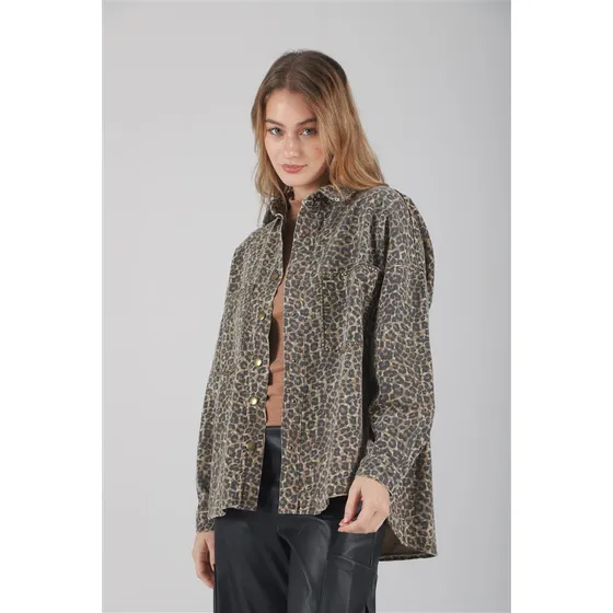 Campera Camisa Berlin Print Gabardina Con Tachas Gu70012