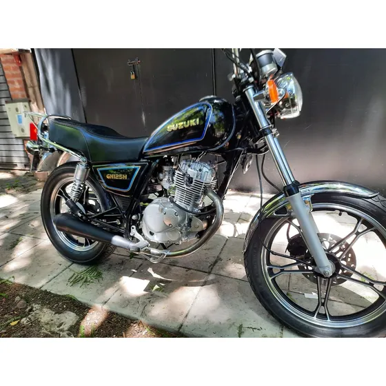 Susuki Gn125, Ruedas Metzeler Y Escape Directo, Solo Uso Oca
