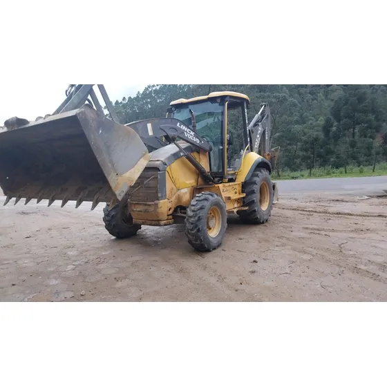 Retroescavadeira Volvo Bl60b 4x4