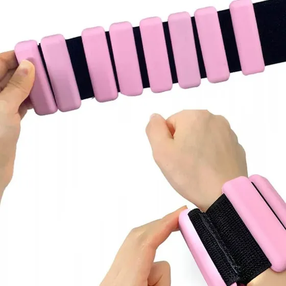 La Pulsera Para Manos Y Pies Pesa Una Libra