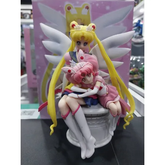 Figura De Sailor Moon Con Eternal Chibi Sentadas Anime