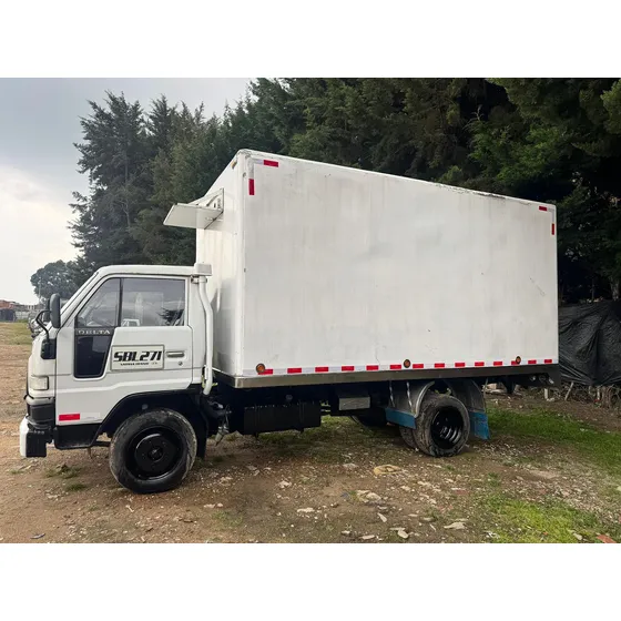 Camion Furgón Daihatsu Super Delta