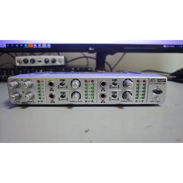 Behringer Amp800 V2 Amplificador Para Audífonos 8 Canales