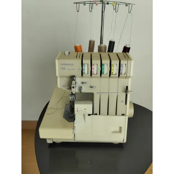 Fileteadora Familiar Pfaff