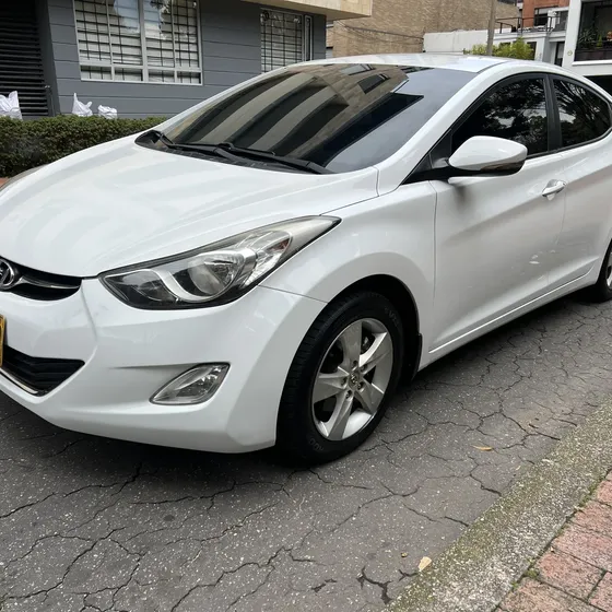 Hyundai Elantra 2012 1.8 I35 Gls At