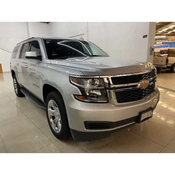 Chevrolet Suburban 5.3 V8 Lt Piel At (c)