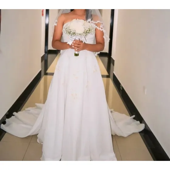 Vestido De Novia Con Cola
