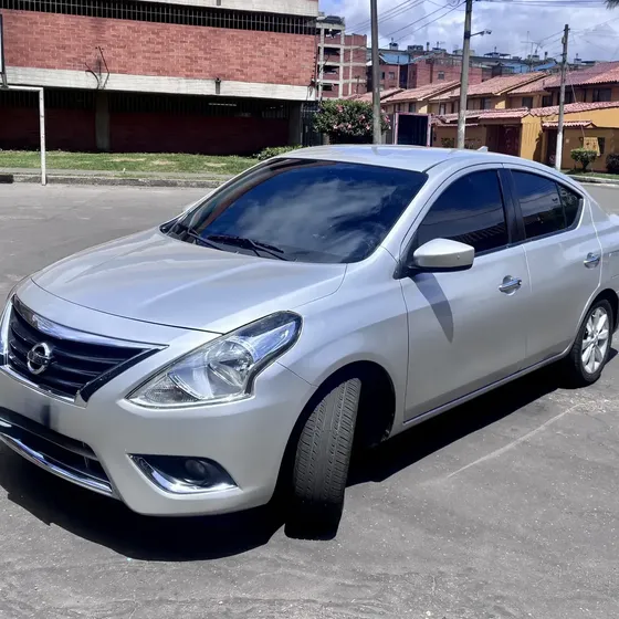 Nissan Versa 2017 1.6 Advance At
