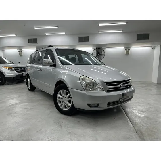 Kia Sedona .