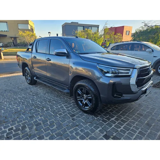 Toyota Hilux 2.8 Cd Srv 177cv 4x4 At