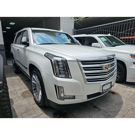 Cadillac Escalade 6.2 Plinum 4x4 At