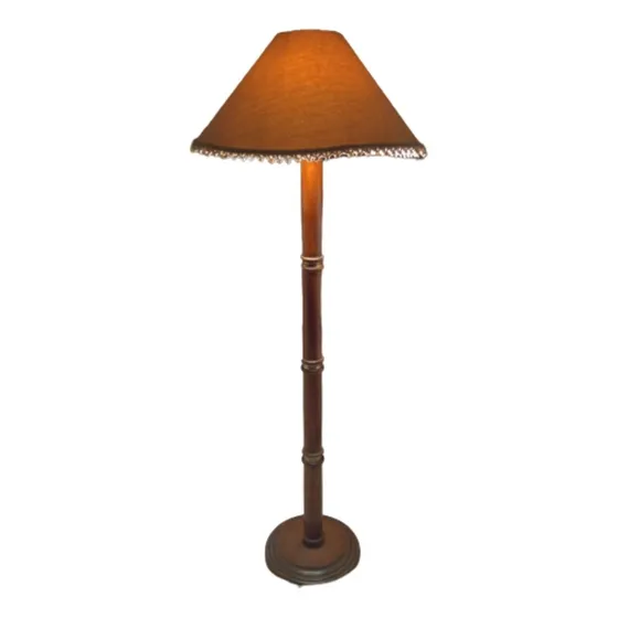 1 Lampara De Madera Con Su Bombillo De 1,55 Cm Alto Usado