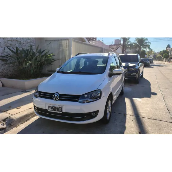Volkswagen Suran 1.6 Imotion Highline