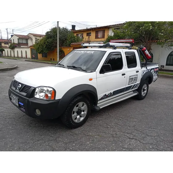 Nissan D22 Frontier 4x2 2400cc Mt Doble Cabina