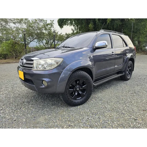 Toyota Fortuner 3.0 Srv