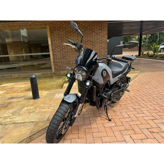 Benelli Leoncino 500 Trail 