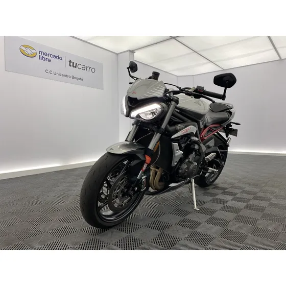 Triumph Street Triple  Rs  2023