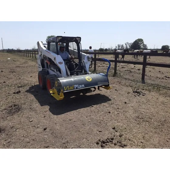 Implemento Rotovator Minicargadora Vialplan, Bobcat