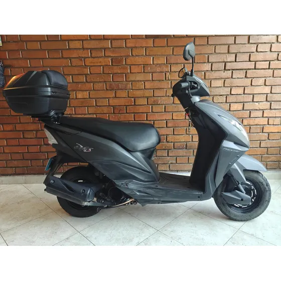 Scooter Honda Dio Dlx En Perfecto Estado Incluye Maletero