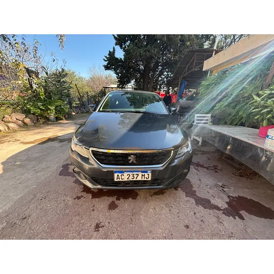 Peugeot 301 1.6 Allure