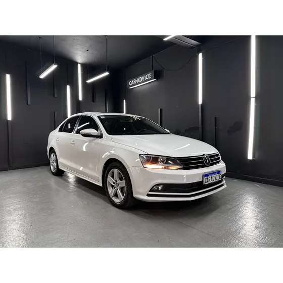Volkswagen Vento 2.5 170hp Advance Plus L15