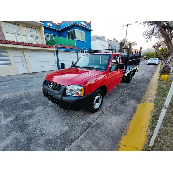 Nissan Np300 2.4 Pick-up Dh Mt