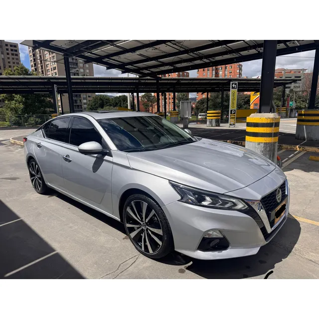 Nissan Altima Full