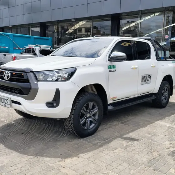 Toyota Hilux 2024 2.4 Diésel 4x4