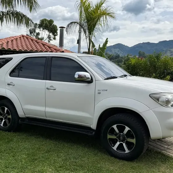 Toyota Fortuner 2010 2.7l 4x4