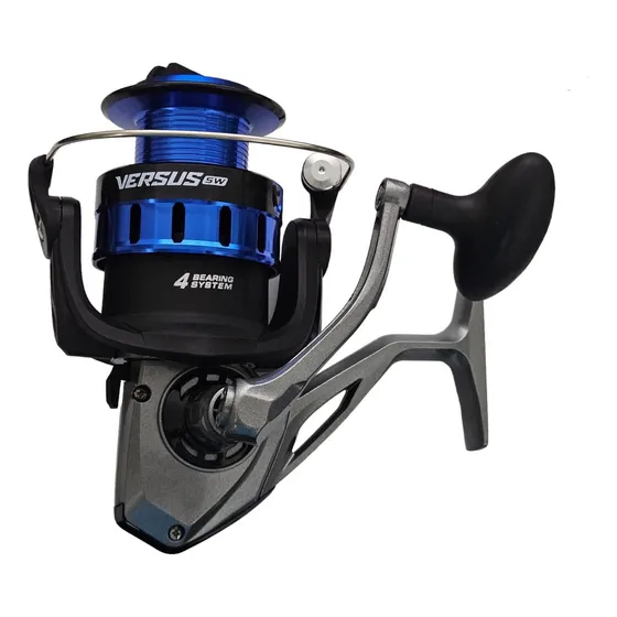 Molinete Marine Sports Versus Sw 4000 Drag de 7 kg, color negro y azul, lado de la manivela derecha/izquierda