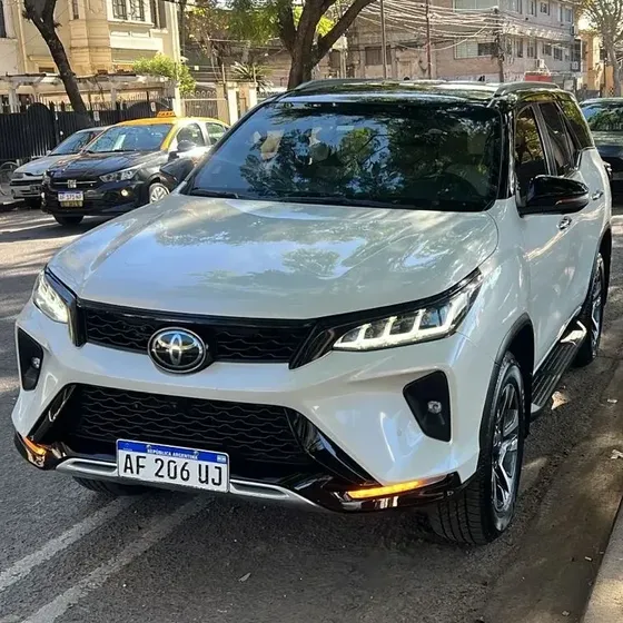 Toyota Sw4 2.8 Tdi Diamond 4x4 6at 7as 2022
