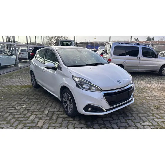 Peugeot 208 1.6 Feline