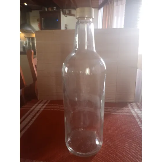 Botella 1000 Ml De Vidrio Con Tapa Dorada - Bulto 12 Unds.