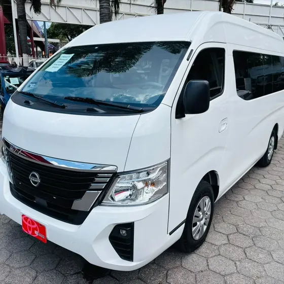 Nissan Urvan 2025 2.5 14 Pas Amplia Aa Mt
