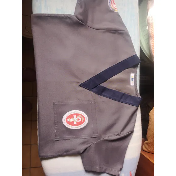 Uniforme Fisioterapia May Hamilton Usado