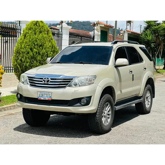 Toyota Fortuner Toyota Fortuner 2012 Blindada