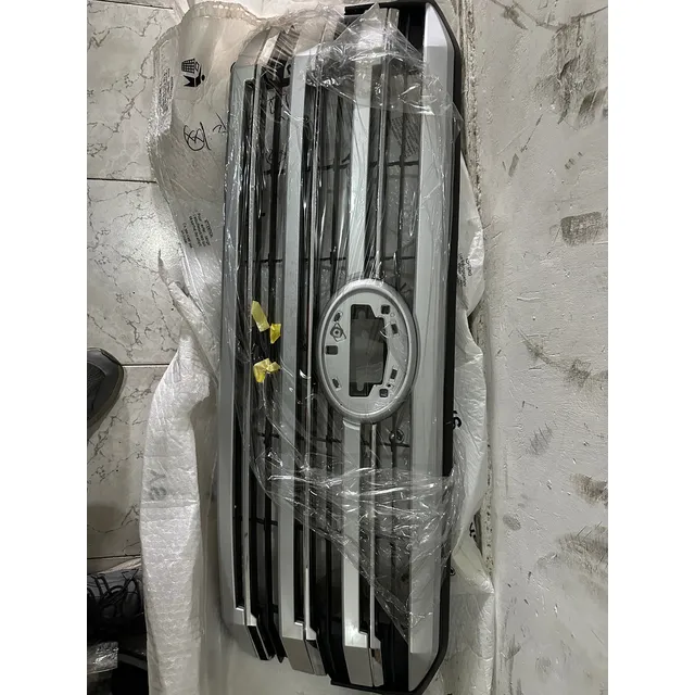 Parrilla Frontal Toyota Land Cruiser 300