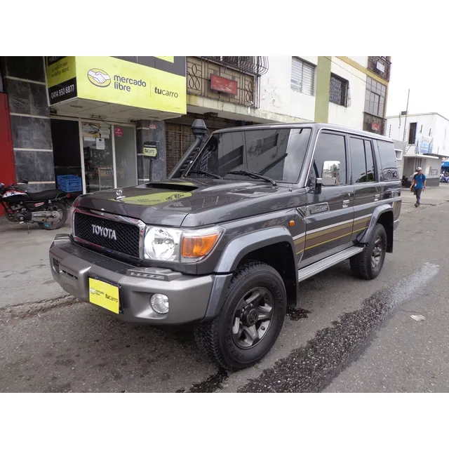 Toyota Macho Land Cruiser Serie 76