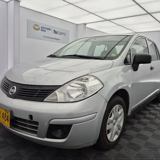 Nissan Tiida 2013 1.8 Mt