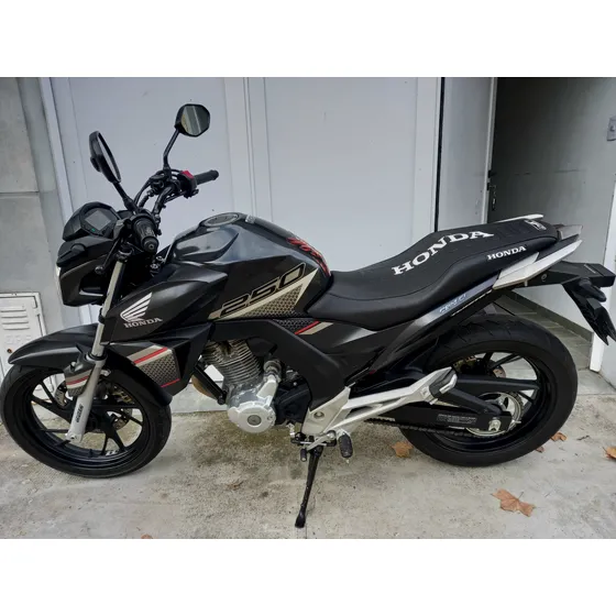 Honda New Twister 250.( Impecable)